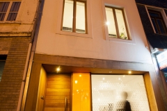 Rénovation contemporaine d'une habitation - façade - crépi